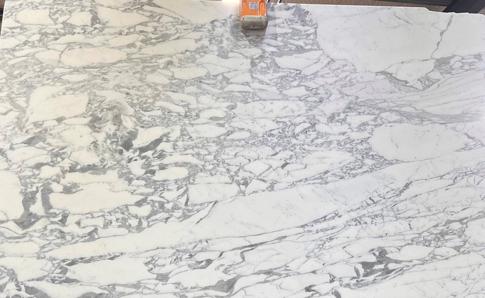Calacatta Carrara 20mm honed marble - Image 2